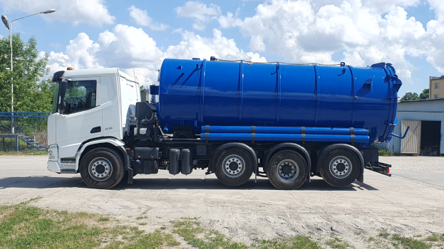 images/blog/beczka-asenizacyjna-element-pojazd-asenizacyjny/Beczka asenizacyjna z otwierana dennicą - element zabudowy