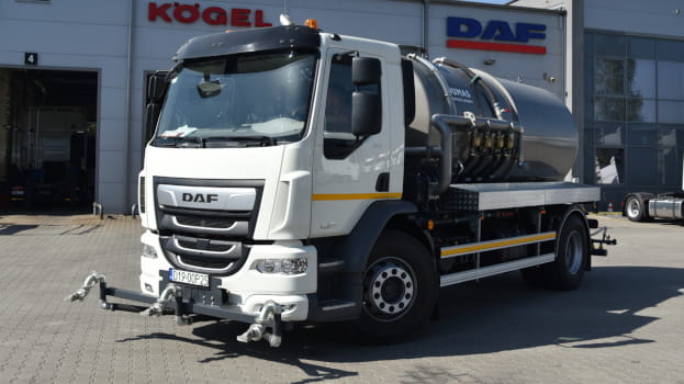 Polewaczka drogowa Dumas - samochód specjalny